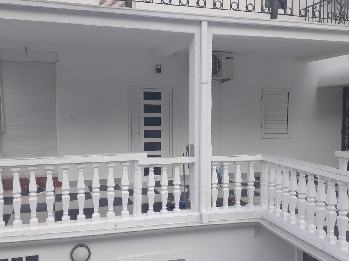 Ana Apartmani Sveti Stefan Exterior foto