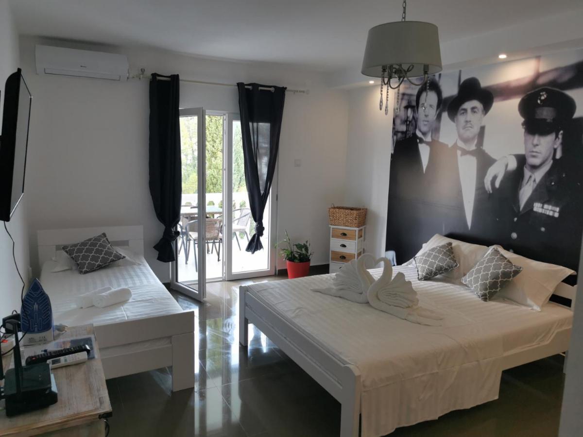 Ana Apartmani Sveti Stefan Exterior foto