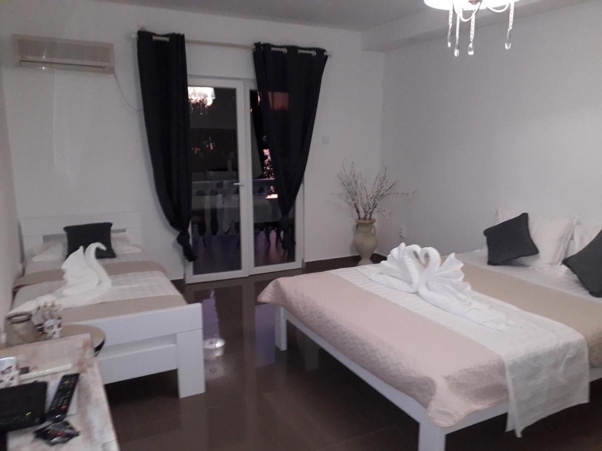 Ana Apartmani Sveti Stefan Exterior foto